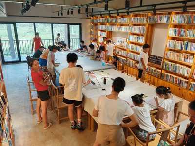 望城區(qū)茶亭鎮(zhèn)洪開橋村緣溪書院開展了“書寫未來,童心書韻”活動(dòng)